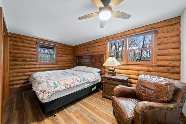 Building Photo - N1508 Wildwood Rd