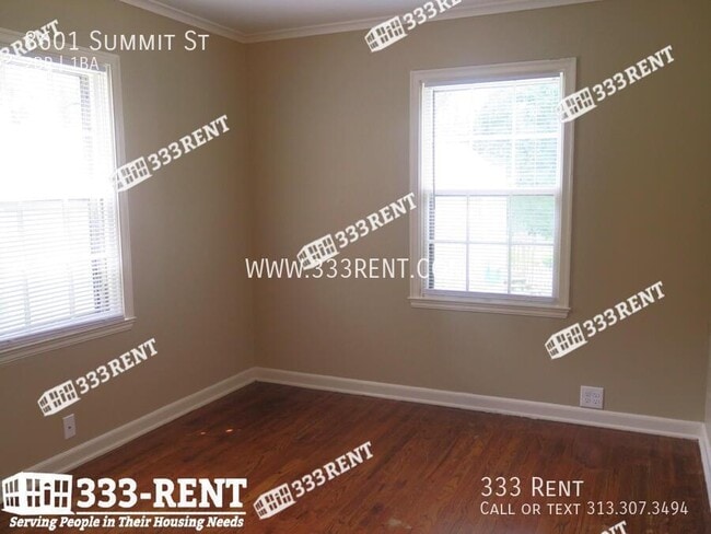 Building Photo - 8601 Summit St