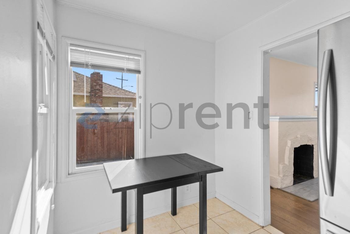 Building Photo - 5914 Mauritania Ave