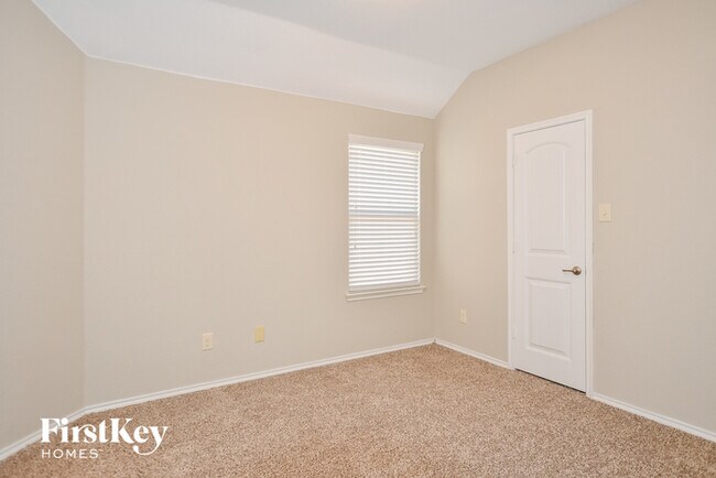 Building Photo - 8817 Tenderfoot Ln
