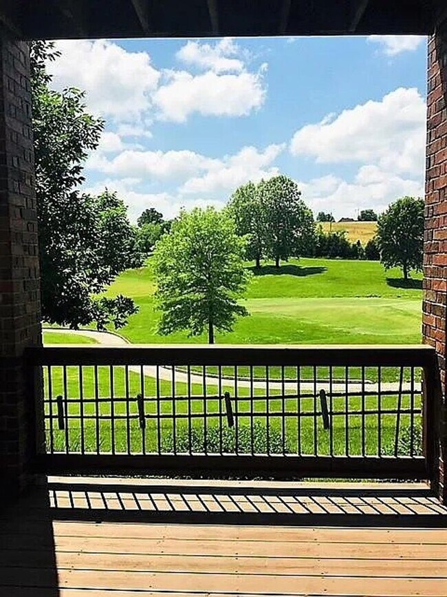 Building Photo - Gorgeous Home Located on Rivercut Golf Cou...