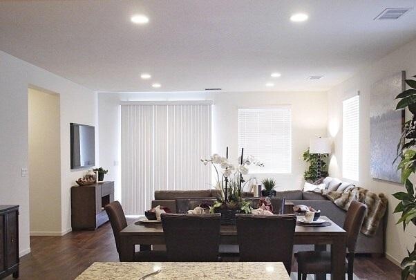 Building Photo - The Cabrillo - Popular 2 Bedroom, 2 Bath S...