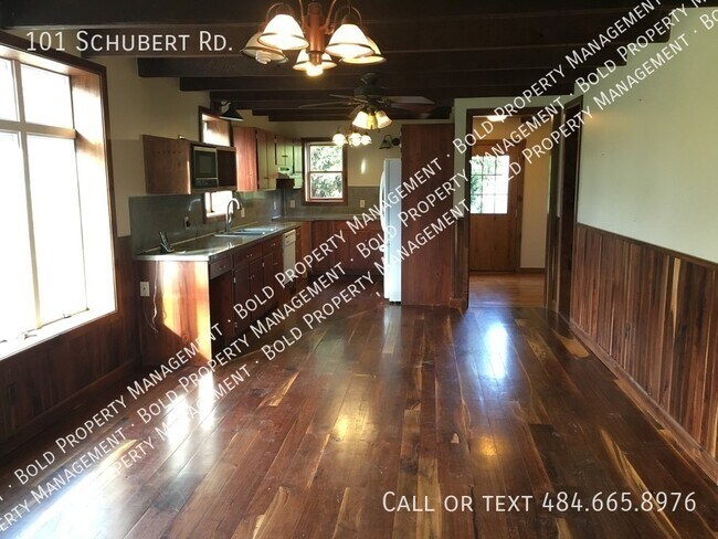 Building Photo - 101 Schubert Rd