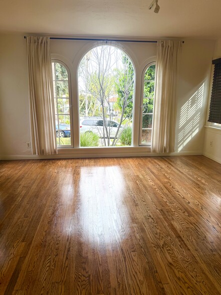 living room - 1063 S Citrus Ave