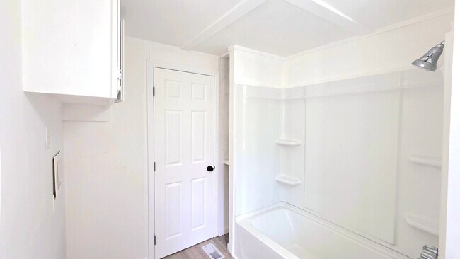 Building Photo - 115 Virginia Dare Dr