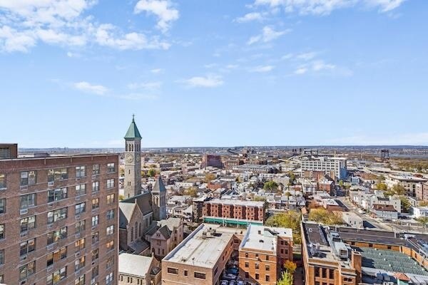 Building Photo - 225 St Pauls Ave