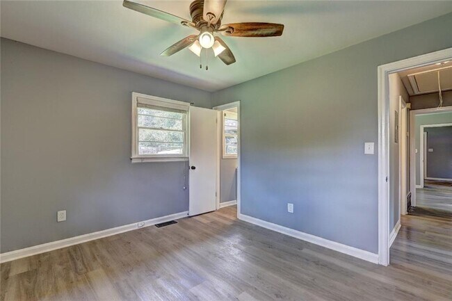 Building Photo - 970 Oglethorpe Ave