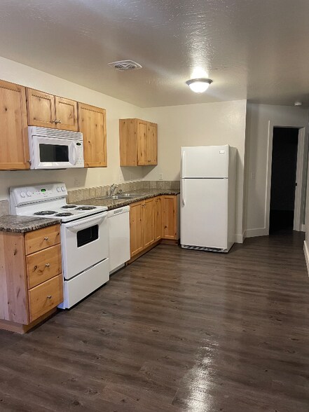 Building Photo - 2806 Hunters Loop