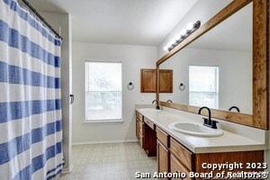 Building Photo - 8807 Shadow Wood Ln