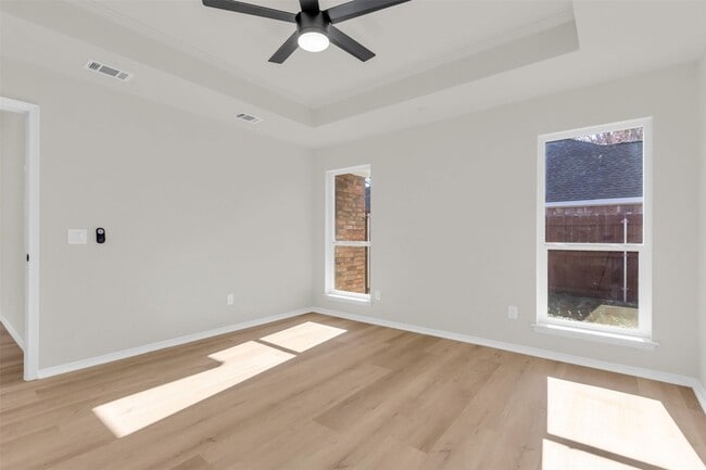 Building Photo - 8691 Pebblebrook Dr