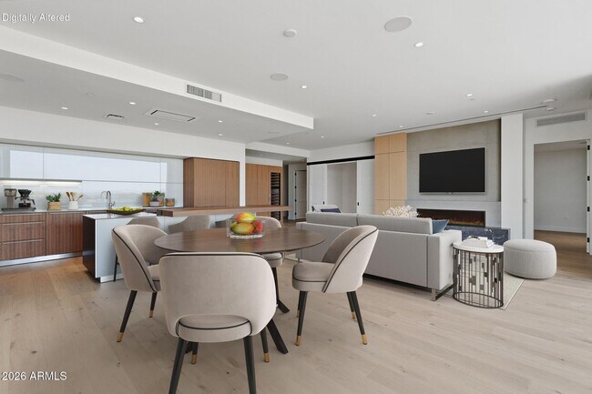 Building Photo - 4849 N Camelback Rdg Dr