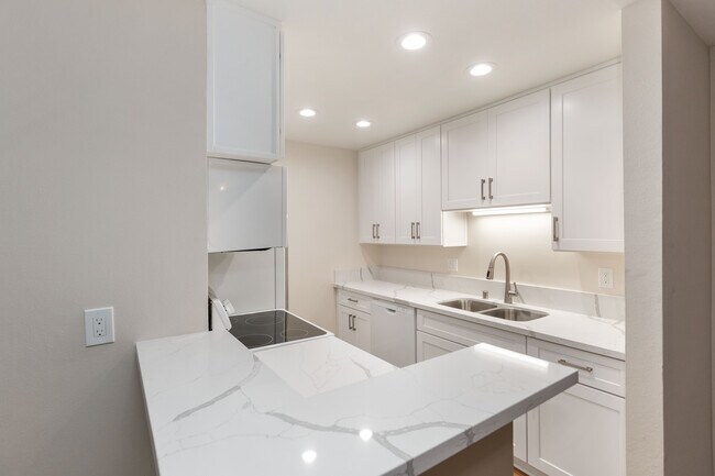 Building Photo - 6416 Friars Rd