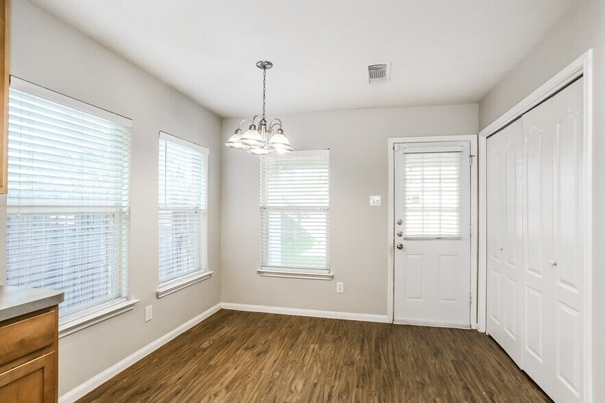Building Photo - 19242 Hopeview Ct