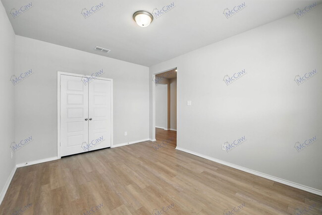 Building Photo - 5909 Hopkins Dr