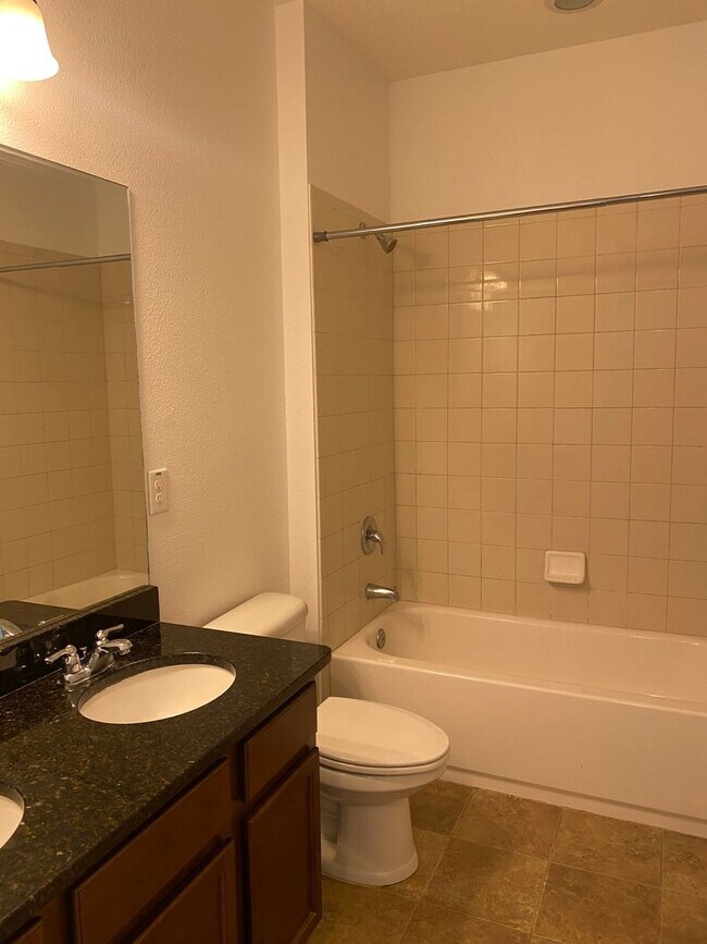 Building Photo - GORGEOUS WINDERMERE TERRACE  MONTH WITH LA...