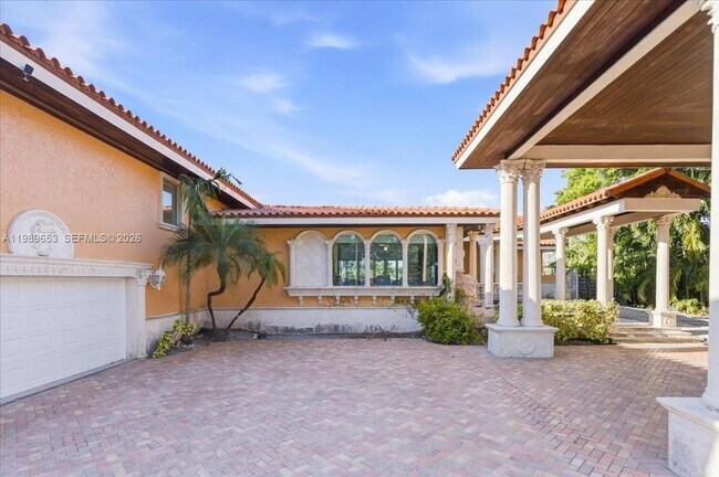 Building Photo - 1249 Biscaya Dr