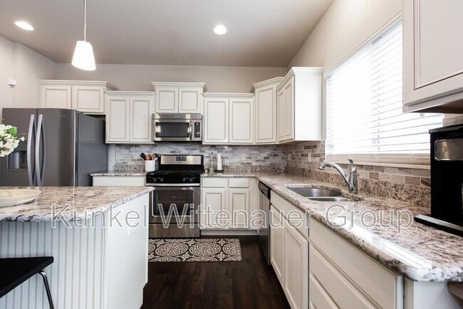 Building Photo - 2724 Ambridge Dr