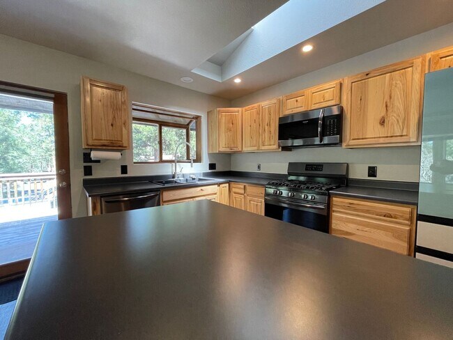 Building Photo - 14710 Roller Coaster Rd