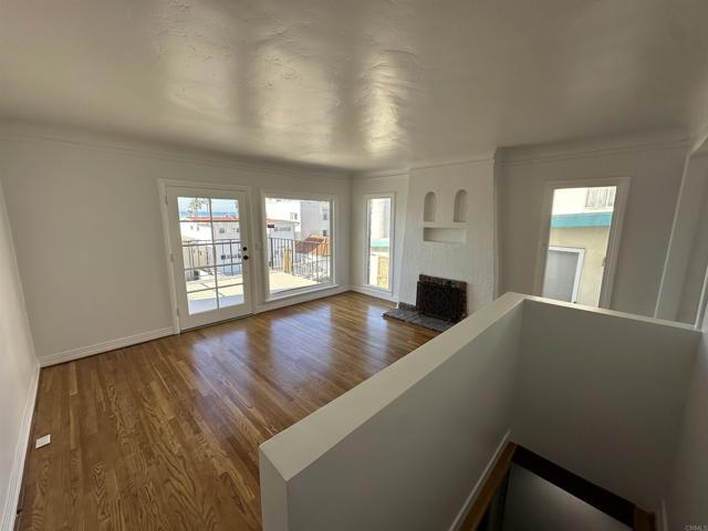 Building Photo - 109 S Alameda Ln