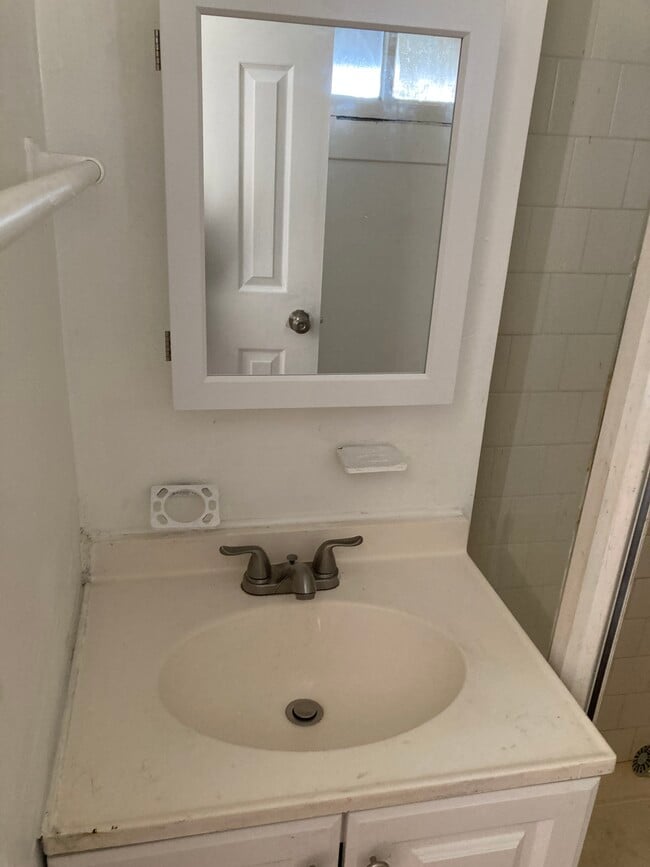 Building Photo - 44 Cypress St