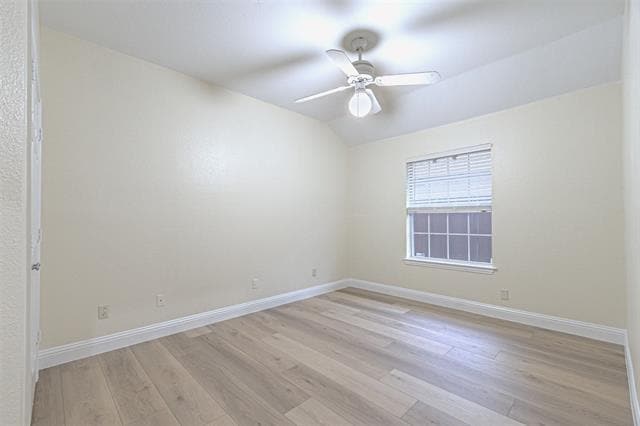 Building Photo - 10601 Robincreek Ln