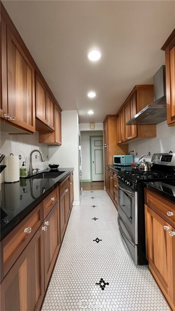 Building Photo - 800 E Ocean Blvd