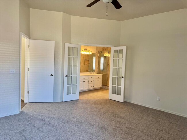 Building Photo - 1913 Lois Lynn Ln