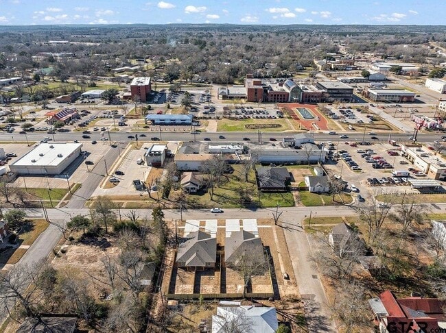 Building Photo - 504 Neches St