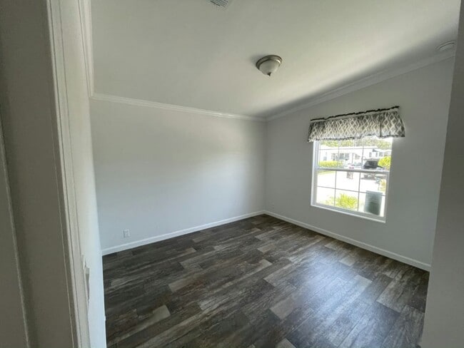Building Photo - 4300 E Bay Dr
