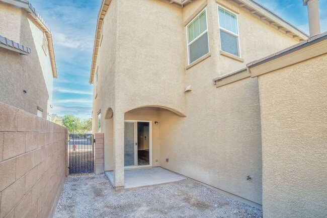 Building Photo - 4-BEDROOM / 3-BATH 2-STORY LOVELY HOME WITHIN GATED COMMUNITY CLOSE TO NELLIS AIR FORCE BASE!