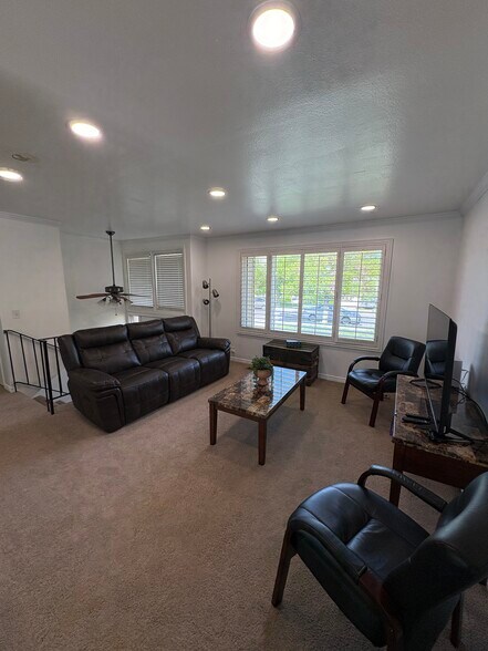 Building Photo - 417 N 1400 W