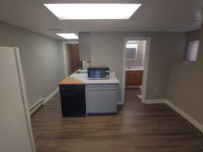 Building Photo - 319 Baum St