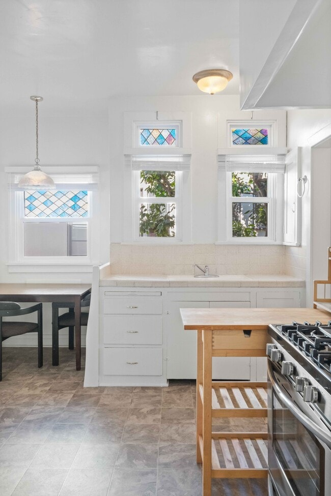 Building Photo - 645 S Detroit St