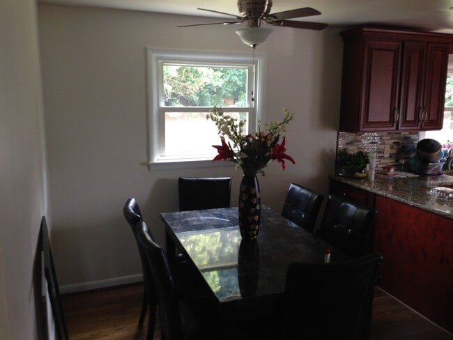 Building Photo - 1079 Acri Dr