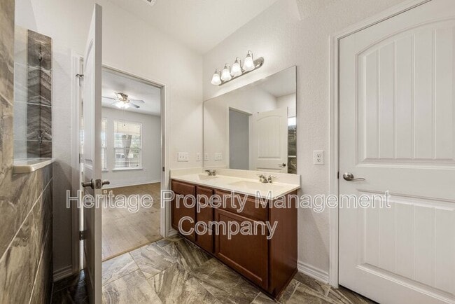 Building Photo - 7347 Bluebonnet Bay