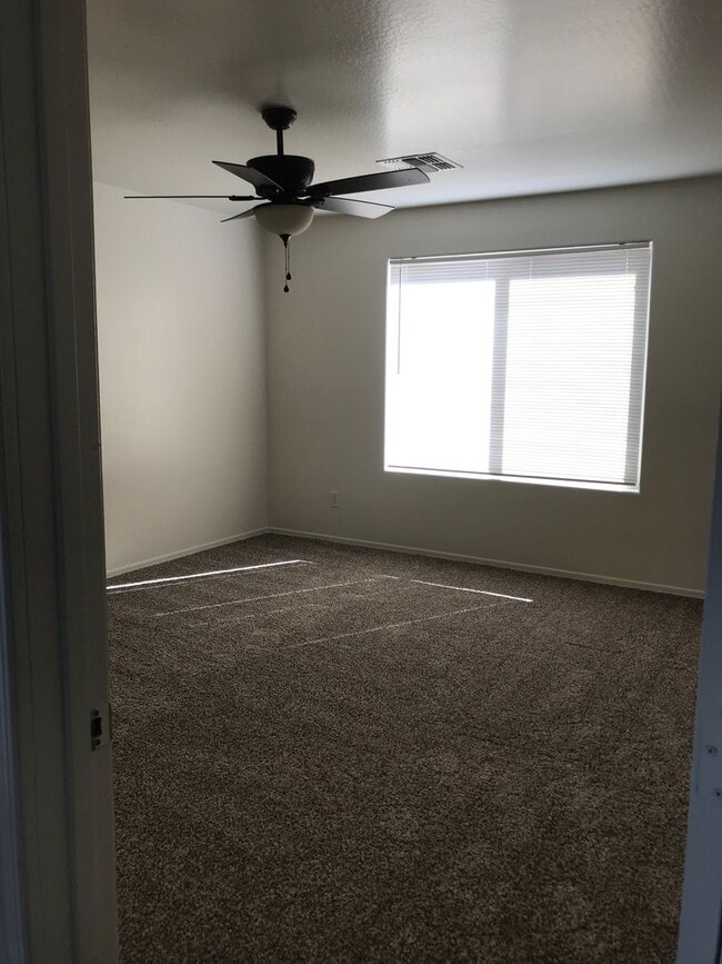 Building Photo - 1 month free rent if rented before New Years Day! Spacious 3br Home in Cortessa $1,899.00