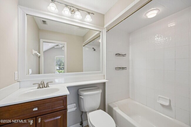 Building Photo - 213 Green Heron Way