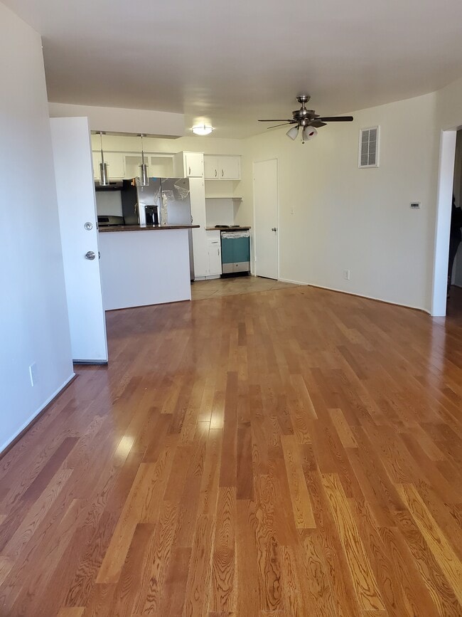 Building Photo - Council Street Apartments