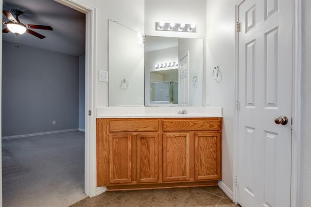 Building Photo - 6940 Willow Crest Dr