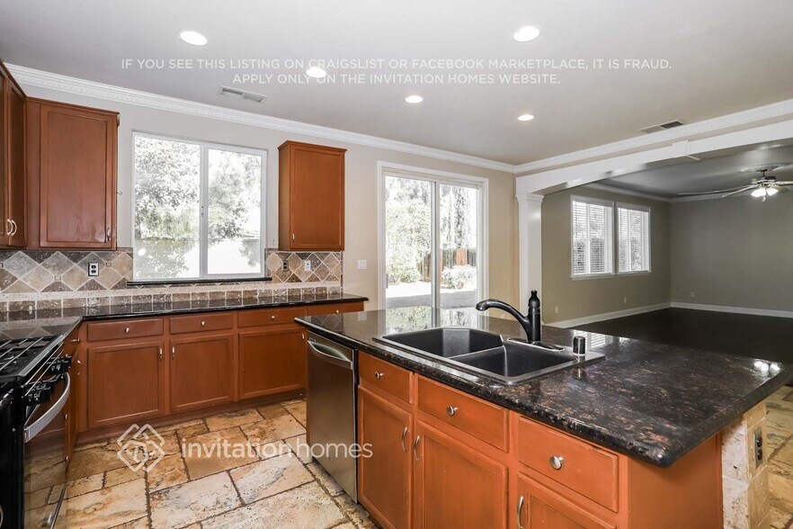 Building Photo - 1492 Drummond Ln