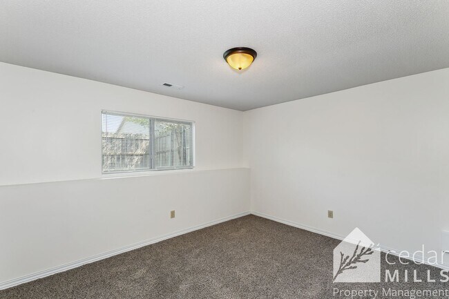 Building Photo - Stunning Townhome in East Wichita-This is a Must See!