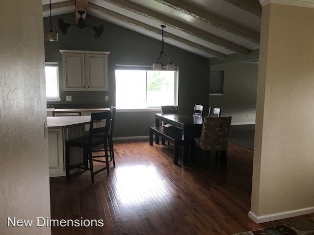 Building Photo - 4 br, 3.5 bath House - 1127 Pinion Hills Dr.
