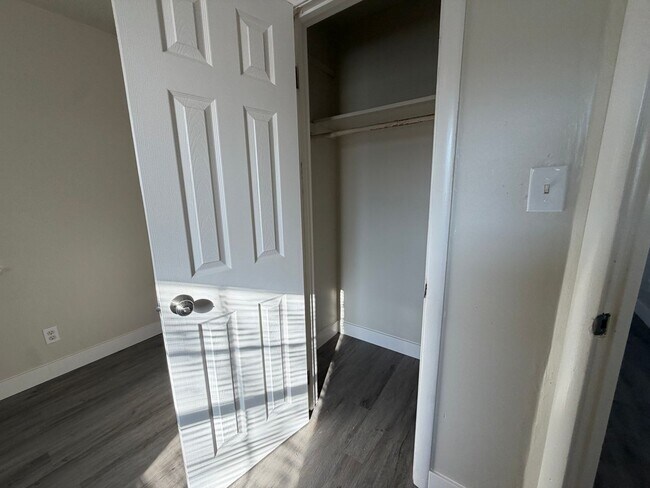 Building Photo - SAC T 2569