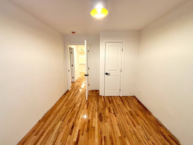 Building Photo - 2182 Davidson Ave