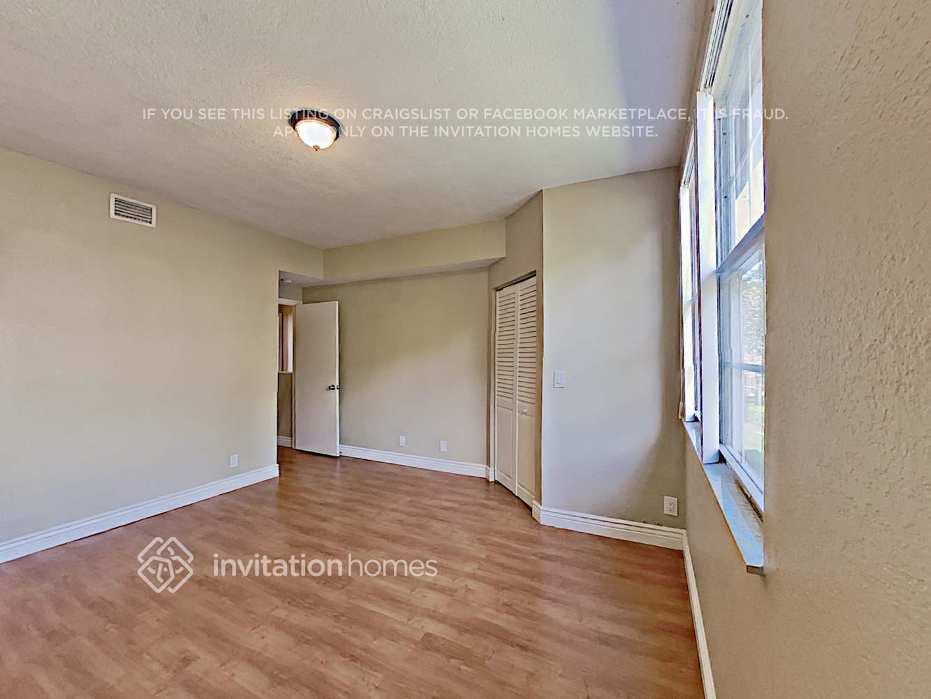 Building Photo - 1392 Coronado Rd