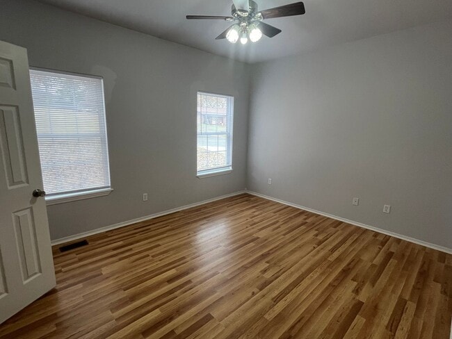 Building Photo - 603 Preston Dr