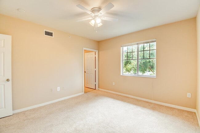 Building Photo - 6505 Emerald Dunes Dr