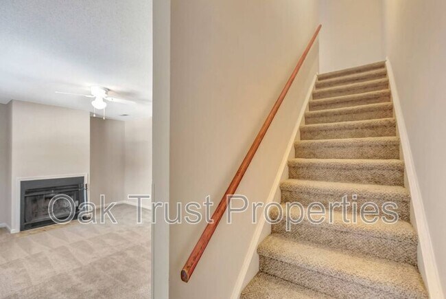 Building Photo - 593 Travelers Blvd