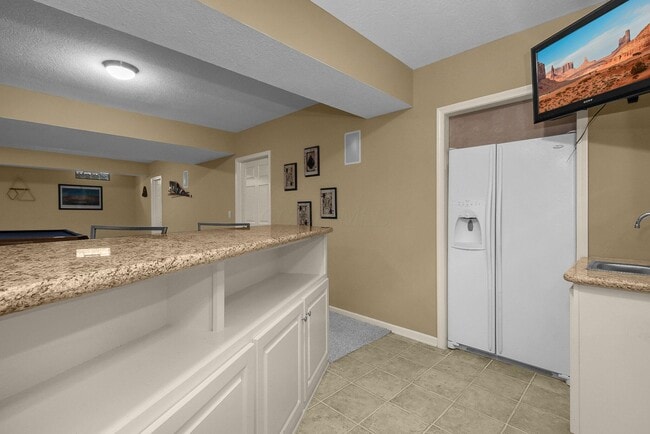 Building Photo - 5464 Sandy Dr
