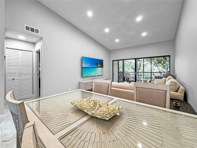 Building Photo - 1977 SW 15th St